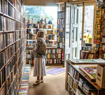 Top 10 Must-Visit Stunning Bookstores in Europe!