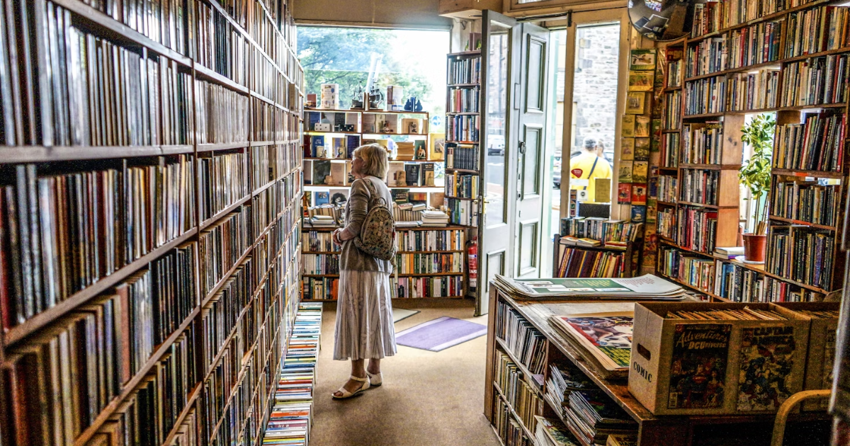 Top 10 Must-Visit Stunning Bookstores in Europe!